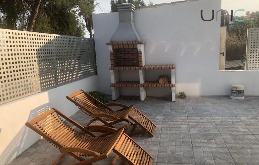 Chalet de 4 habitaciones en La Nucia en venta con piscina - 620.000 € (Ref: 7175973)