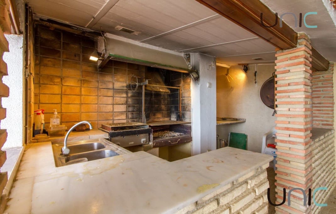 5 soverom Villa til salgs i La Nucia med svømmebasseng - € 1 100 000 (Ref: 7301063)