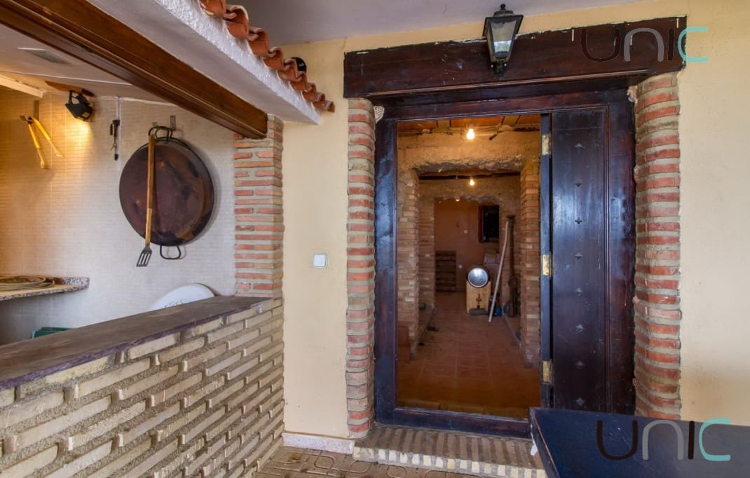 5 soverom Villa til salgs i La Nucia med svømmebasseng - € 1 100 000 (Ref: 7301063)