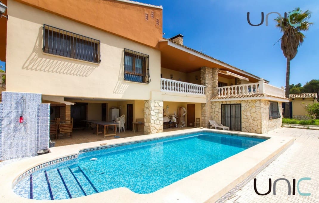 5 soverom Villa til salgs i La Nucia med svømmebasseng - € 1 100 000 (Ref: 7301063)