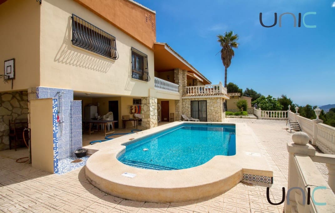 5 soverom Villa til salgs i La Nucia med svømmebasseng - € 1 100 000 (Ref: 7301063)