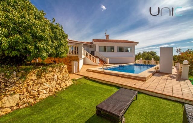 Chalet de 3 habitaciones en La Nucia en venta con piscina - 749.000 € (Ref: 7430554)