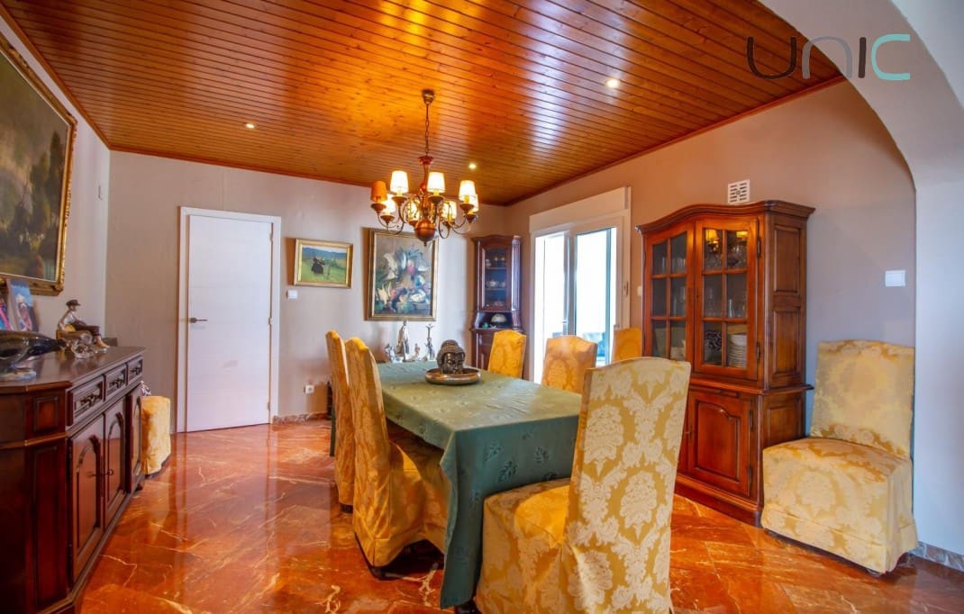 Chalet de 3 habitaciones en La Nucia en venta con piscina - 749.000 € (Ref: 7430554)