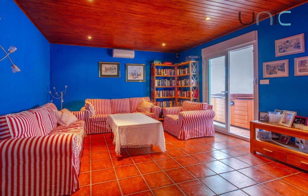 Chalet de 3 habitaciones en La Nucia en venta con piscina - 749.000 € (Ref: 7430554)