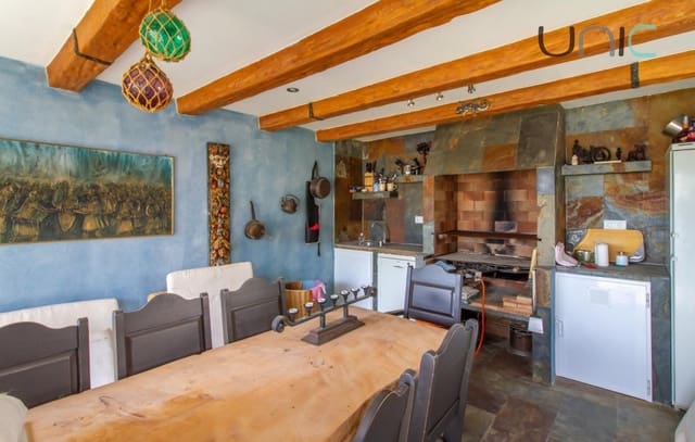 Chalet de 3 habitaciones en La Nucia en venta con piscina - 749.000 € (Ref: 7430554)