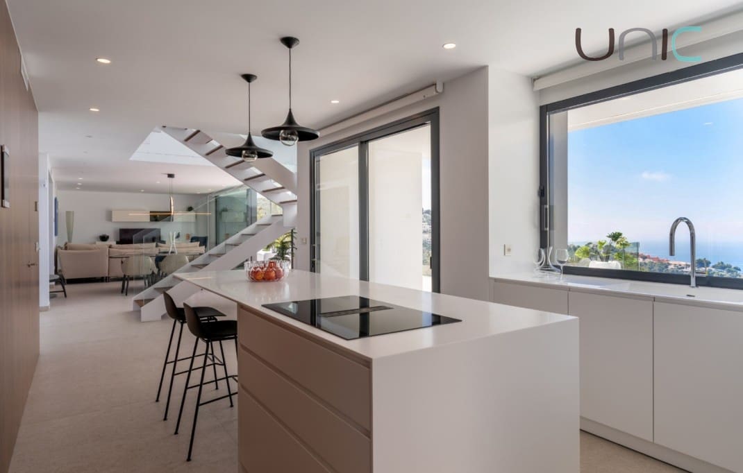 4 bedroom Villa for sale in Altea with pool - € 1,921,000 (Ref: 7453915)