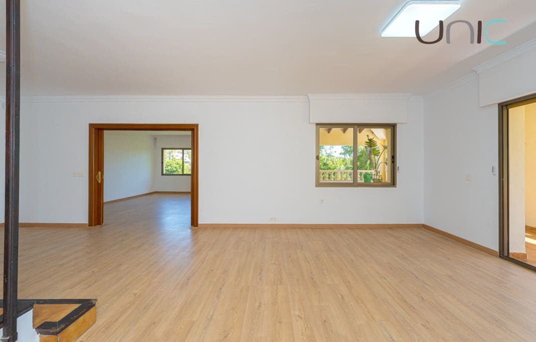 Chalet de 7 habitaciones en Alfaz del Pi / L'Alfàs del Pi en venta con piscina - 1.049.900 € (Ref: 7808973)