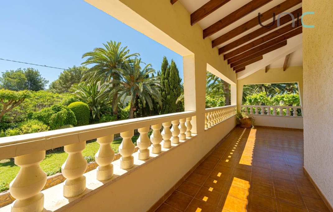 Chalet de 7 habitaciones en Alfaz del Pi / L'Alfàs del Pi en venta con piscina - 1.049.900 € (Ref: 7808973)