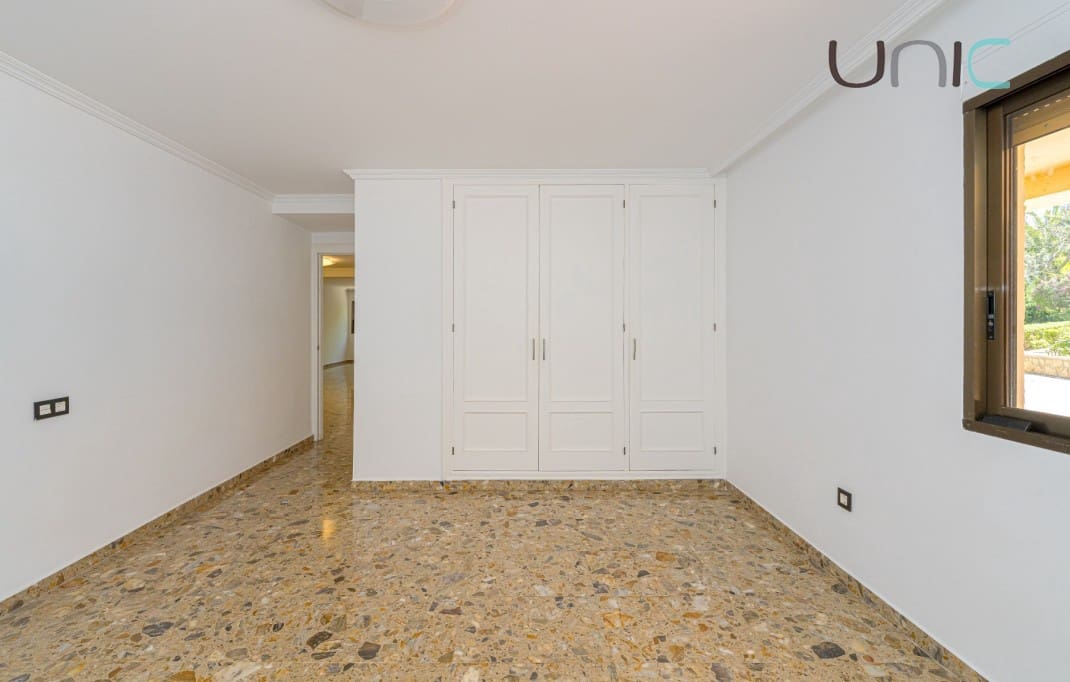 Chalet de 7 habitaciones en Alfaz del Pi / L'Alfàs del Pi en venta con piscina - 1.049.900 € (Ref: 7808973)