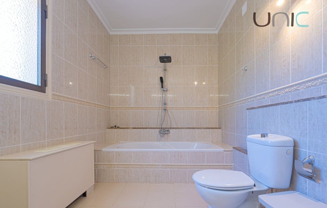 Chalet de 7 habitaciones en Alfaz del Pi / L'Alfàs del Pi en venta con piscina - 1.049.900 € (Ref: 7808973)
