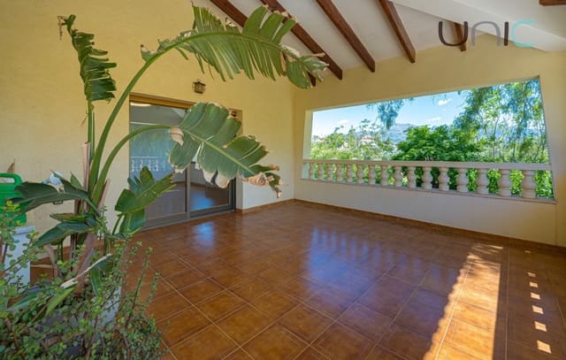 Chalet de 7 habitaciones en Pueblo - Urbanizaciones, Alfaz del Pi / L'Alfàs del Pi en venta con piscina - 1.049.900 € (Ref: 7808973)