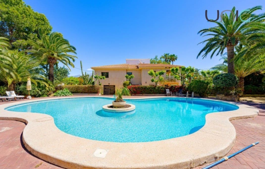 Chalet de 7 habitaciones en Alfaz del Pi / L'Alfàs del Pi en venta con piscina - 1.049.900 € (Ref: 7808973)