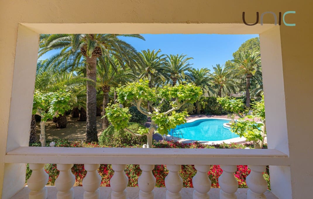 Chalet de 7 habitaciones en Alfaz del Pi / L'Alfàs del Pi en venta con piscina - 1.049.900 € (Ref: 7808973)