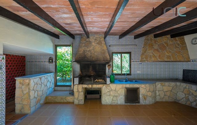 Chalet de 7 habitaciones en Pueblo - Urbanizaciones, Alfaz del Pi / L'Alfàs del Pi en venta con piscina - 1.049.900 € (Ref: 7808973)