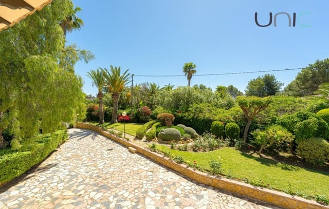 Chalet de 7 habitaciones en Pueblo - Urbanizaciones, Alfaz del Pi / L'Alfàs del Pi en venta con piscina - 1.049.900 € (Ref: 7808973)