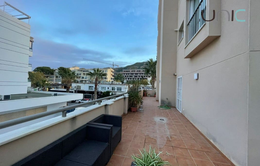 2 quarto Apartamento para arrendar em Albir com piscina garagem - 1 650 € (Ref: 7898206)