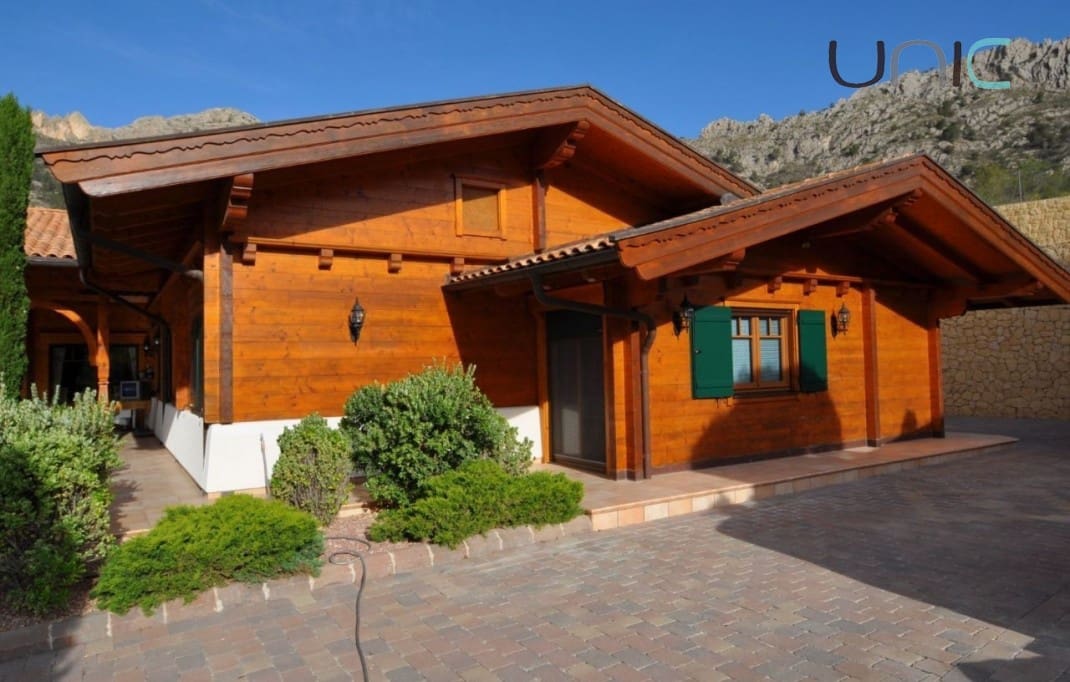 4 bedroom Villa for sale in Finestrat with pool - € 950,000 (Ref: 7900289)
