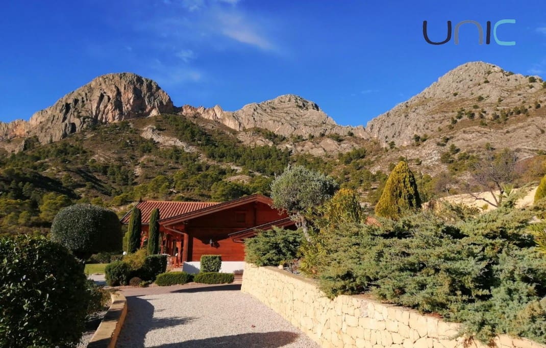 4 bedroom Villa for sale in Finestrat with pool - € 950,000 (Ref: 7900289)