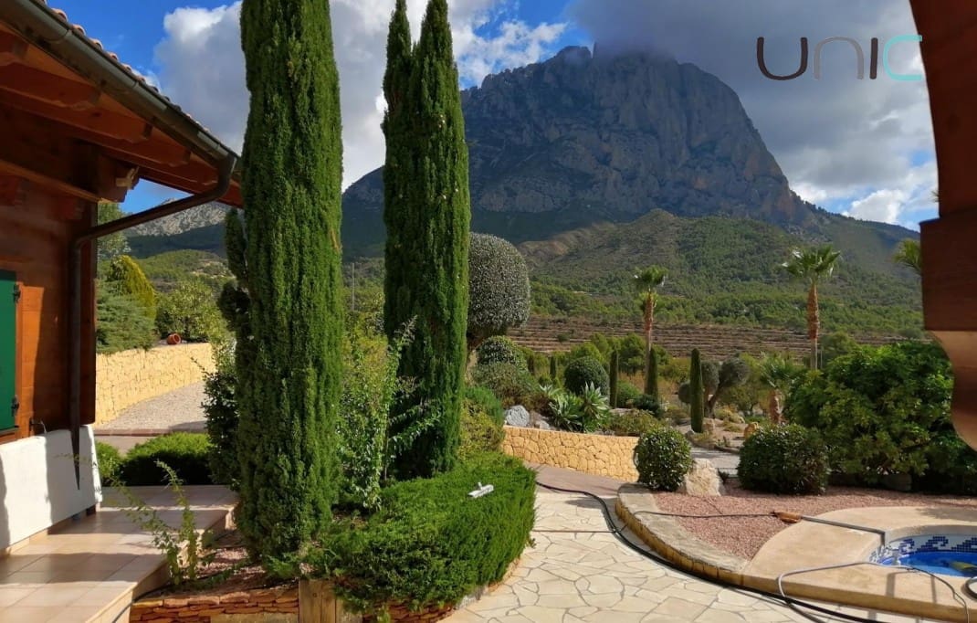 4 bedroom Villa for sale in Finestrat with pool - € 950,000 (Ref: 7900289)