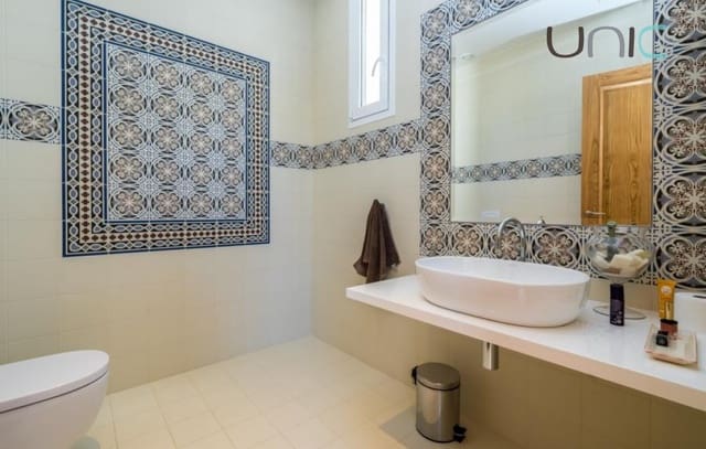 5 bedroom Villa for sale in Albir, Alfaz del Pi / L'Alfàs del Pi with pool - € 2,980,000 (Ref: 7968872)