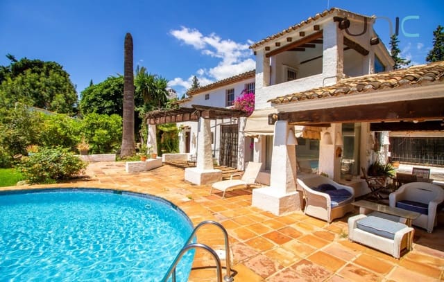 5 bedroom Villa for sale in Pueblo - Urbanizaciones, Alfaz del Pi / L'Alfàs del Pi with pool - € 1,250,000 (Ref: 8024280)