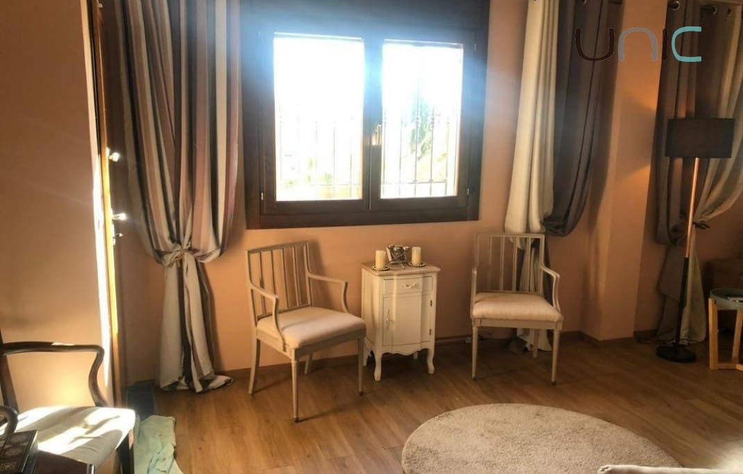 5 soveværelse Villa til leje i Alfaz del Pi / L'Alfas del Pi med swimmingpool - € 2.600 (Ref: 8036027)