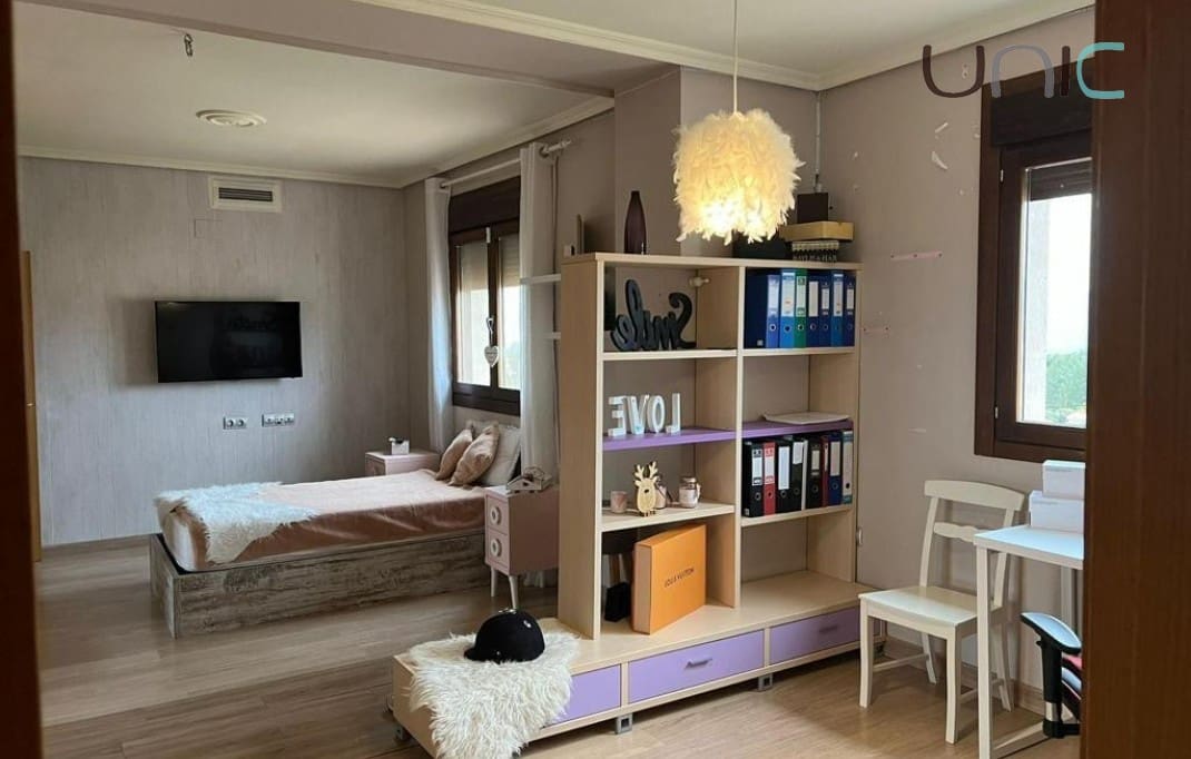 5 soveværelse Villa til leje i Alfaz del Pi / L'Alfas del Pi med swimmingpool - € 2.600 (Ref: 8036027)