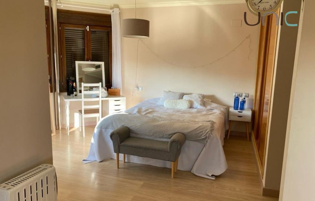 5 soveværelse Villa til leje i Alfaz del Pi / L'Alfas del Pi med swimmingpool - € 2.600 (Ref: 8036027)