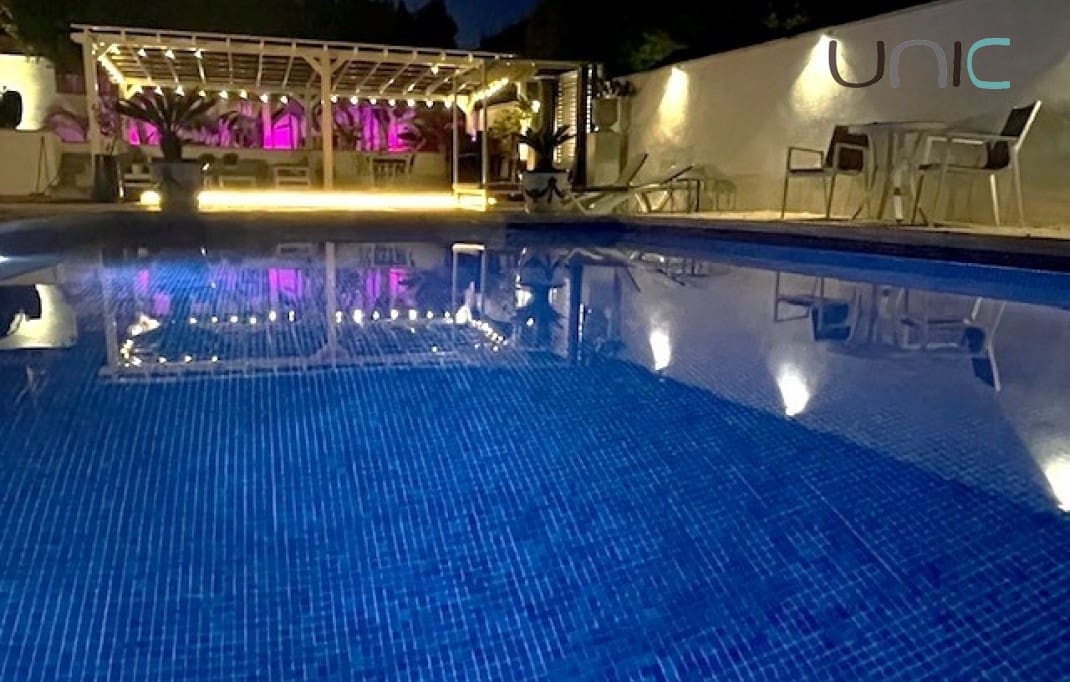 Chalet de 5 habitaciones en La Nucia en venta con piscina - 695.000 € (Ref: 8098068)