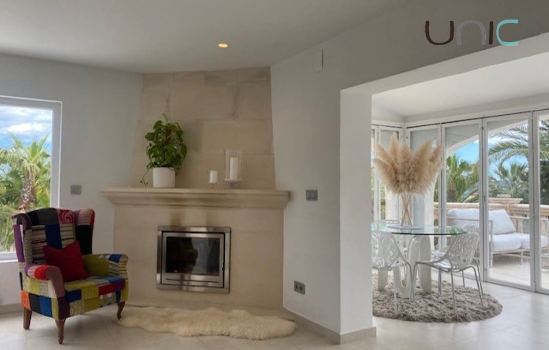 Chalet de 5 habitaciones en La Nucia en venta con piscina - 695.000 € (Ref: 8098068)