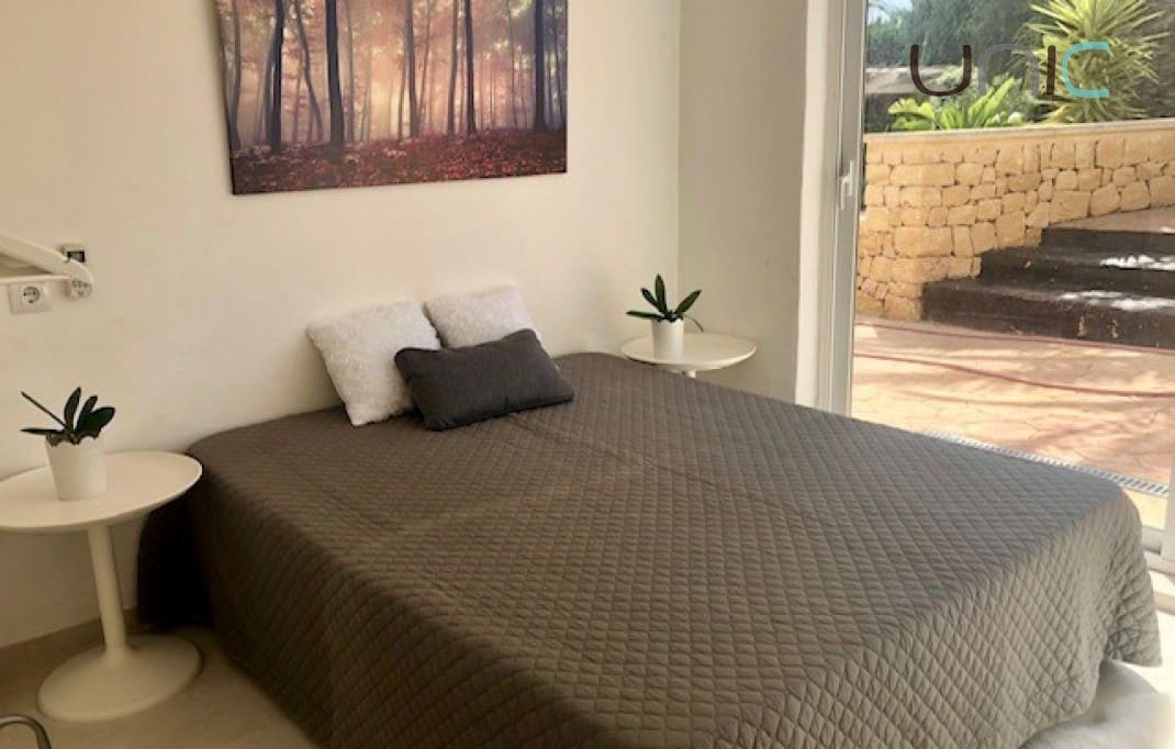 Chalet de 5 habitaciones en La Nucia en venta con piscina - 695.000 € (Ref: 8098068)