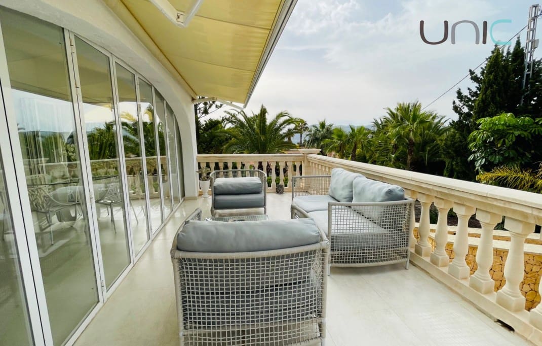 Chalet de 5 habitaciones en La Nucia en venta con piscina - 695.000 € (Ref: 8098068)