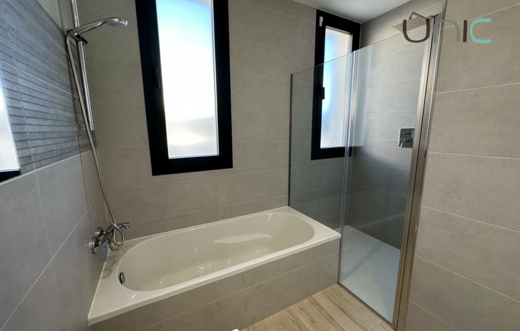 3 bedroom Villa for sale in Polop - € 592,000 (Ref: 8108116)