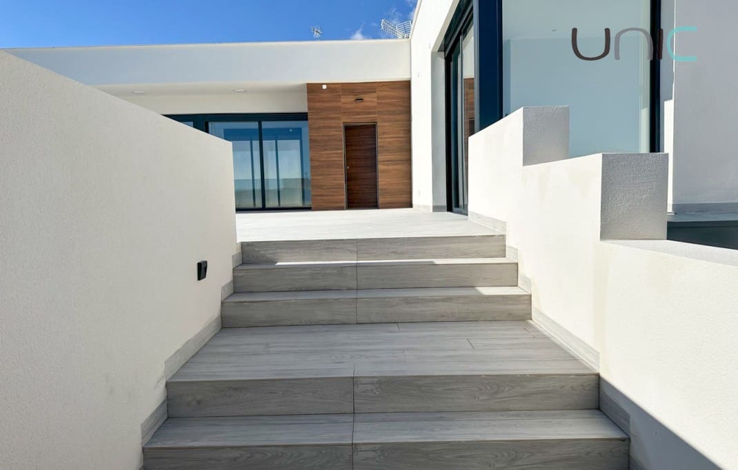 3 bedroom Villa for sale in Polop - € 592,000 (Ref: 8108116)