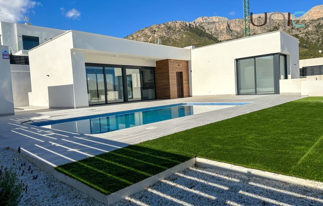 3 bedroom Villa for sale in Polop - € 592,000 (Ref: 8108116)