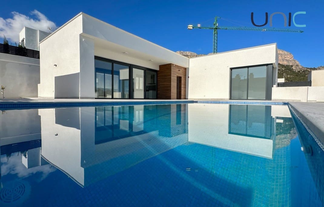 3 bedroom Villa for sale in Polop - € 592,000 (Ref: 8108116)