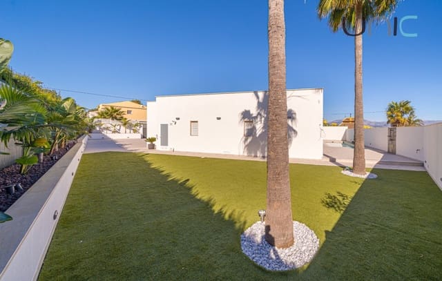 Chalet de 4 habitaciones en Albir, Alfaz del Pi / L'Alfàs del Pi en venta con piscina - 1.150.000 € (Ref: 8270665)