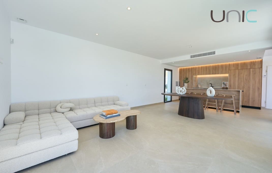 Chalet de 3 habitaciones en Alfaz del Pi / L'Alfàs del Pi en venta con piscina - 665.000 € (Ref: 8310454)