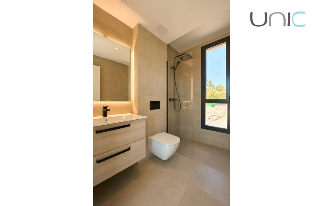 Chalet de 3 habitaciones en Alfaz del Pi / L'Alfàs del Pi en venta con piscina - 665.000 € (Ref: 8310454)