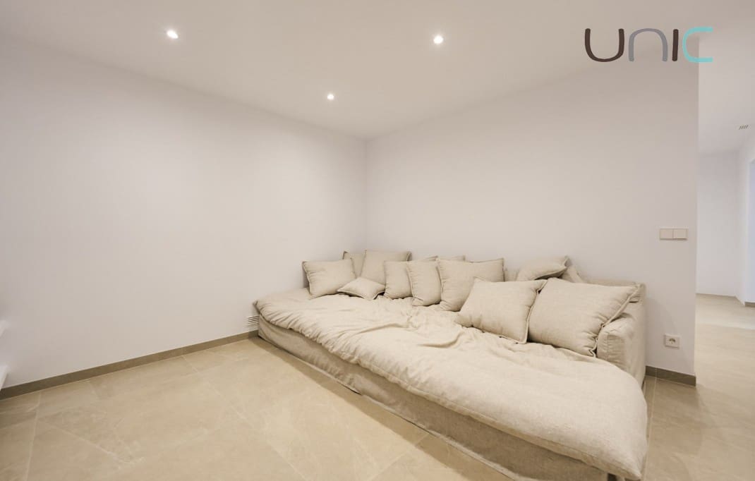 Chalet de 3 habitaciones en Alfaz del Pi / L'Alfàs del Pi en venta con piscina - 665.000 € (Ref: 8310454)