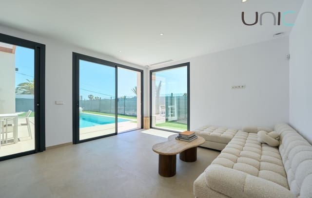 Chalet de 3 habitaciones en Alfaz del Pi / L'Alfàs del Pi en venta con piscina - 665.000 € (Ref: 8310454)