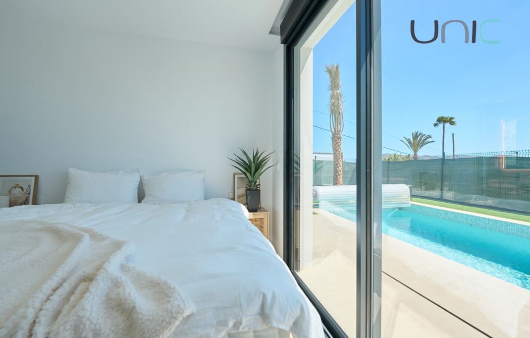 Chalet de 3 habitaciones en Alfaz del Pi / L'Alfàs del Pi en venta con piscina - 665.000 € (Ref: 8310454)