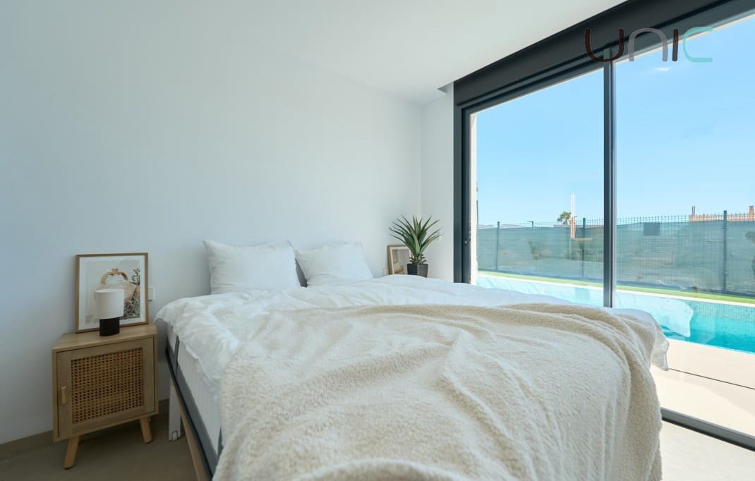 Chalet de 3 habitaciones en Alfaz del Pi / L'Alfàs del Pi en venta con piscina - 665.000 € (Ref: 8310454)