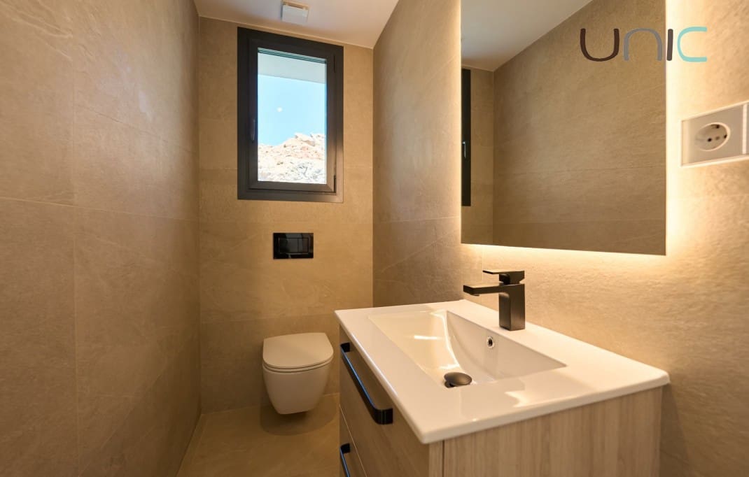 Chalet de 3 habitaciones en Alfaz del Pi / L'Alfàs del Pi en venta con piscina - 665.000 € (Ref: 8310454)