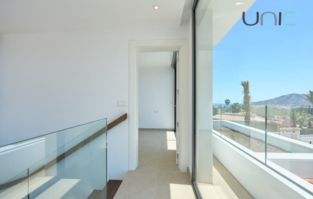 Chalet de 3 habitaciones en Alfaz del Pi / L'Alfàs del Pi en venta con piscina - 665.000 € (Ref: 8310454)