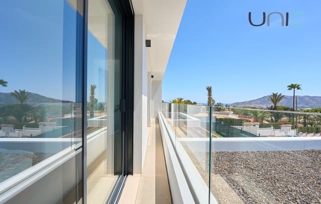 Chalet de 3 habitaciones en Alfaz del Pi / L'Alfàs del Pi en venta con piscina - 665.000 € (Ref: 8310454)