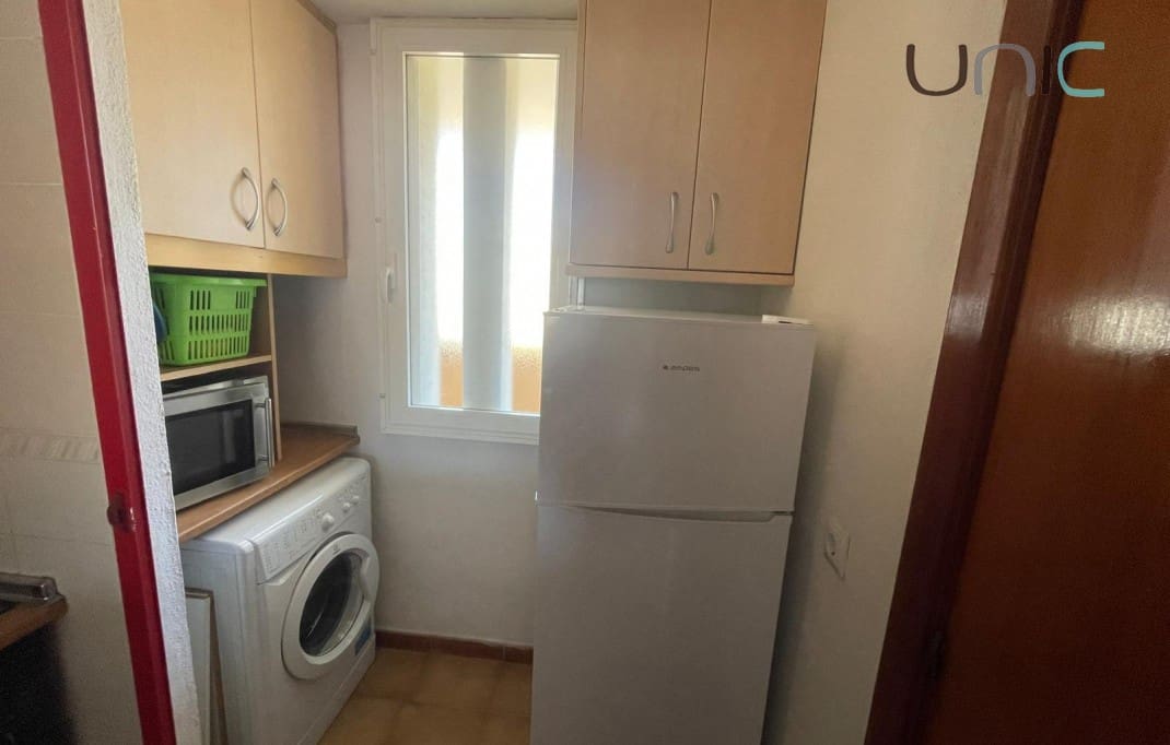 2 Zimmer Apartment zu vermieten in Benidorm mit Pool - 1.000 € (Ref: 8512347)