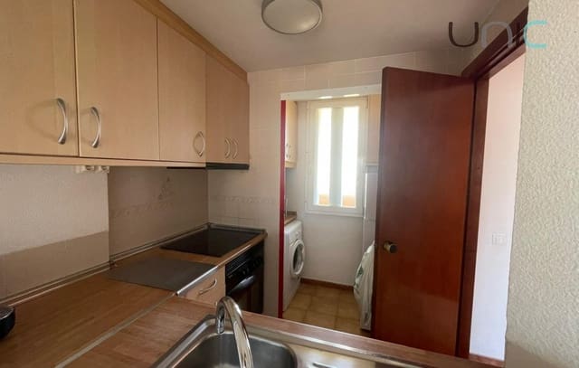 2 Zimmer Apartment zu vermieten in Benidorm mit Pool - 1.000 € (Ref: 8512347)