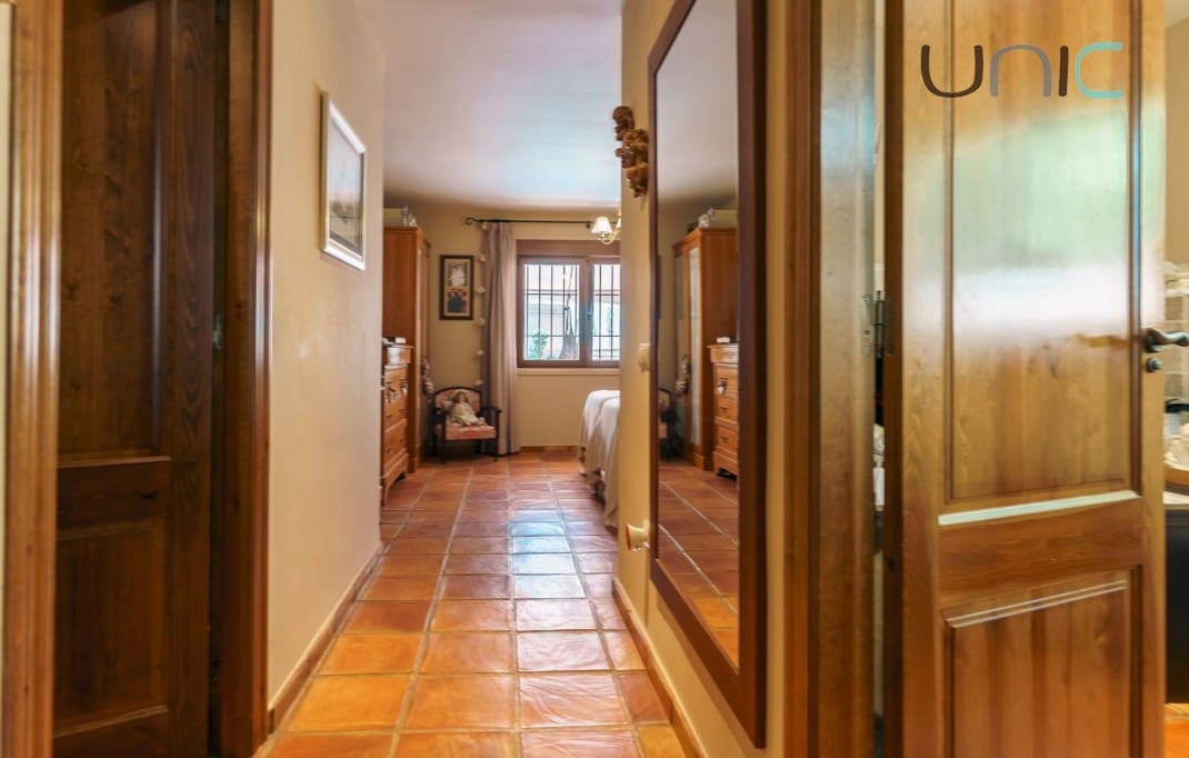 5 soverom Villa til salgs i La Nucia med svømmebasseng - € 899 000 (Ref: 8517200)