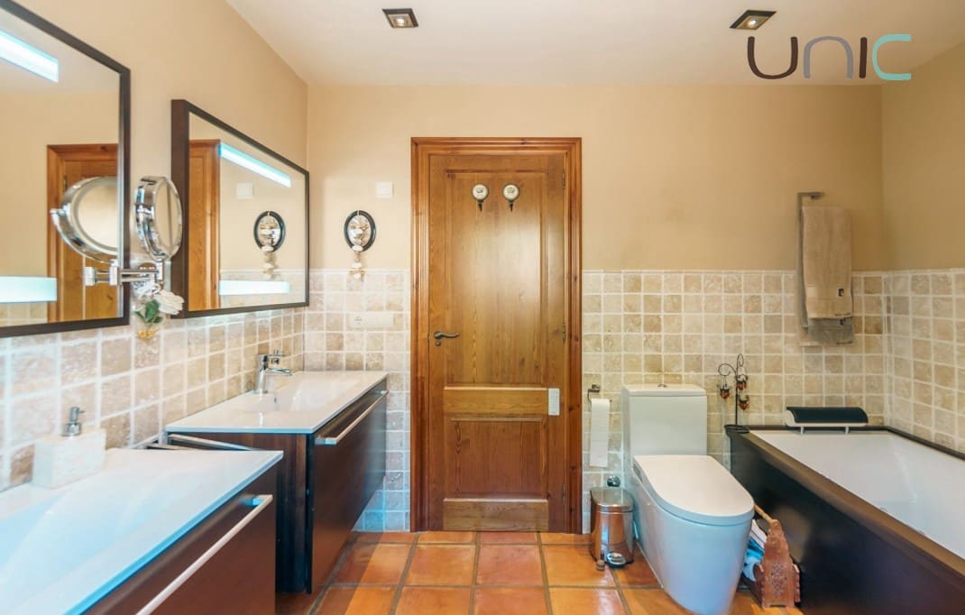 5 soverom Villa til salgs i La Nucia med svømmebasseng - € 899 000 (Ref: 8517200)